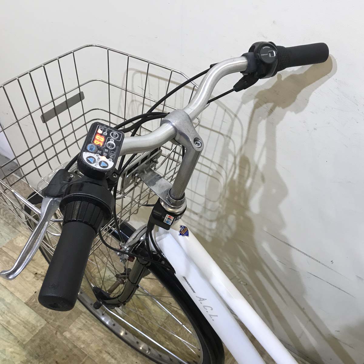 ブリヂストン ACL ホワイト 27インチ KD047【中古車】