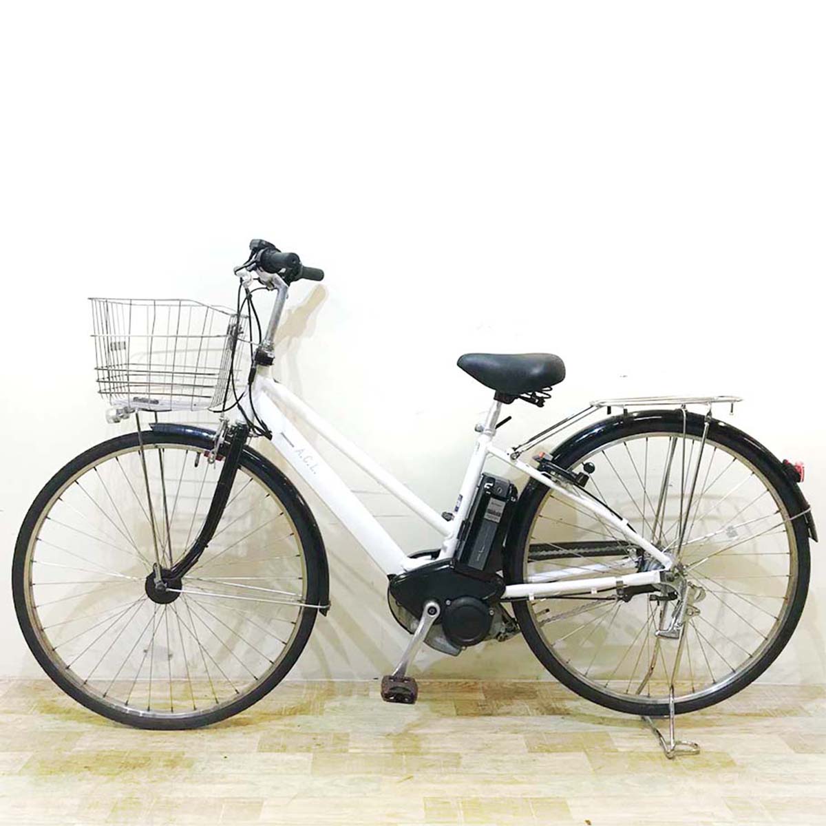 ブリヂストン ACL ホワイト 27インチ KD047【中古車】