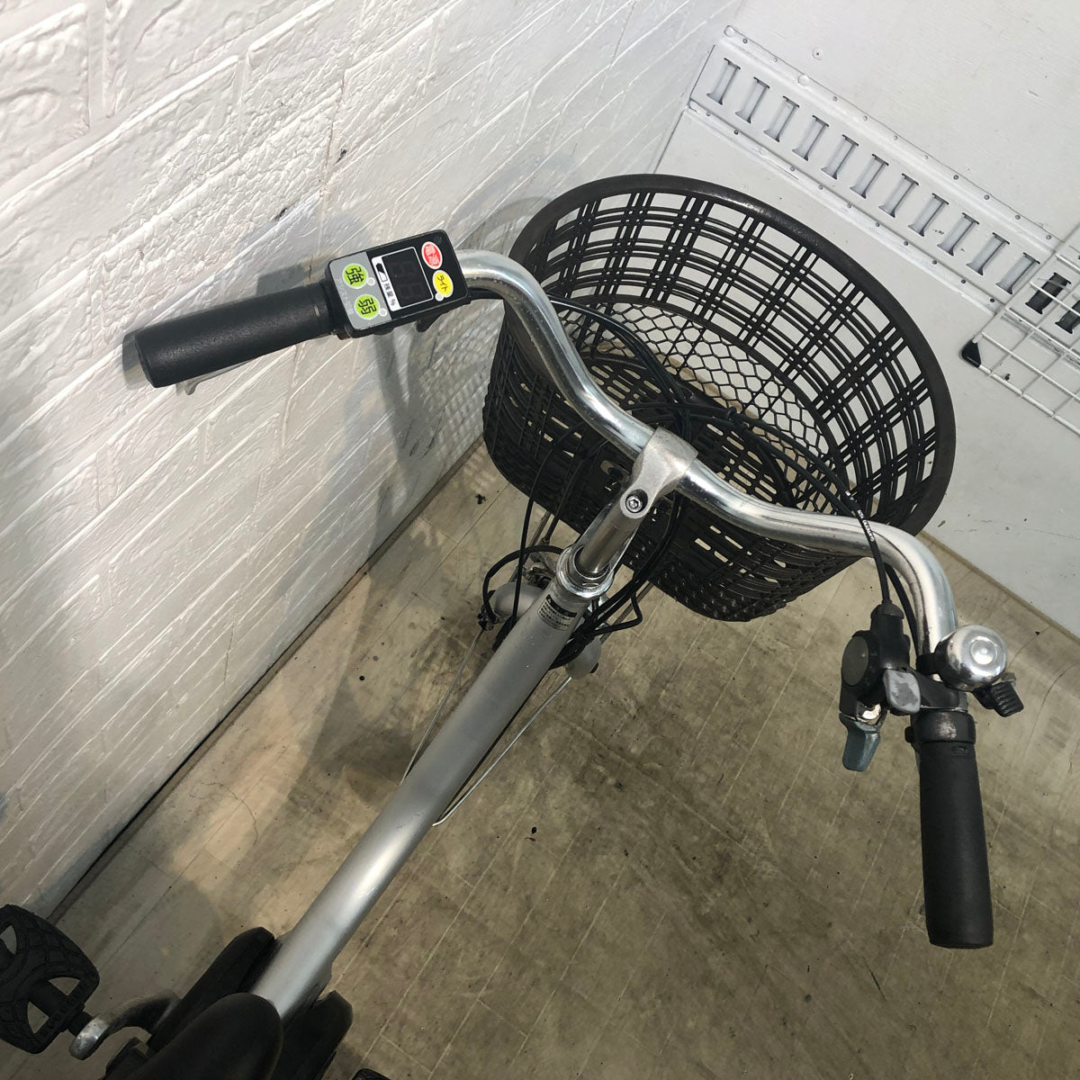 中古電動自転車 ブリヂストン アシスタ ユニ プレミア シルバー 20インチ YE092 