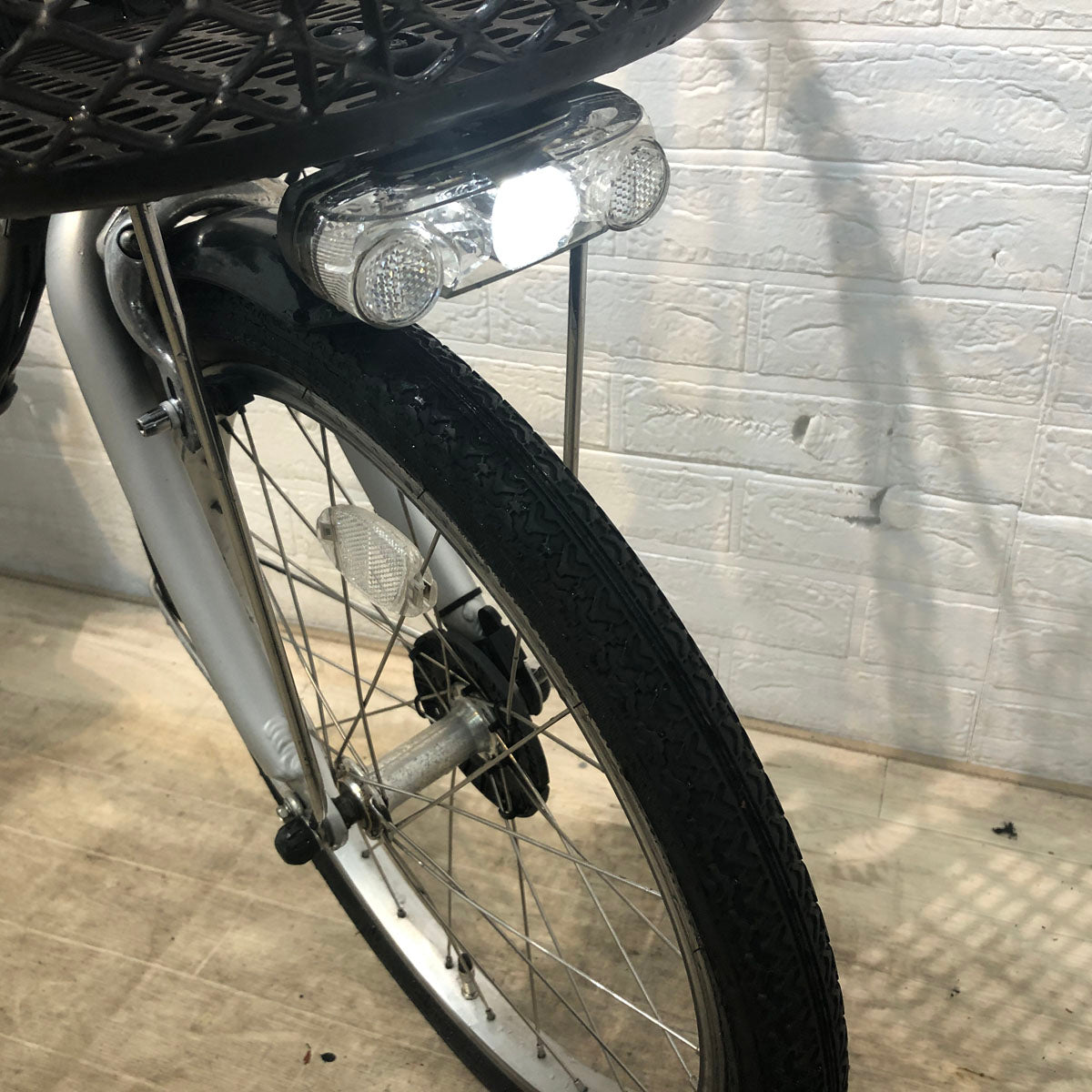 中古電動自転車 ブリヂストン アシスタ ユニ プレミア シルバー 20インチ YE092 