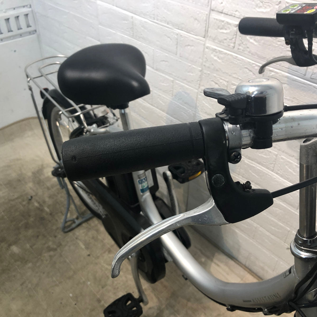 中古電動自転車 ブリヂストン アシスタ ユニ プレミア シルバー 20インチ YE092 