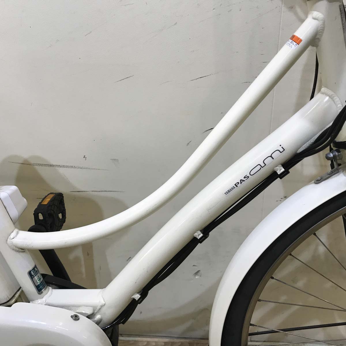 中古電動自転車 ヤマハ PAS Ami パス アミ ホワイト 26インチ KD061 