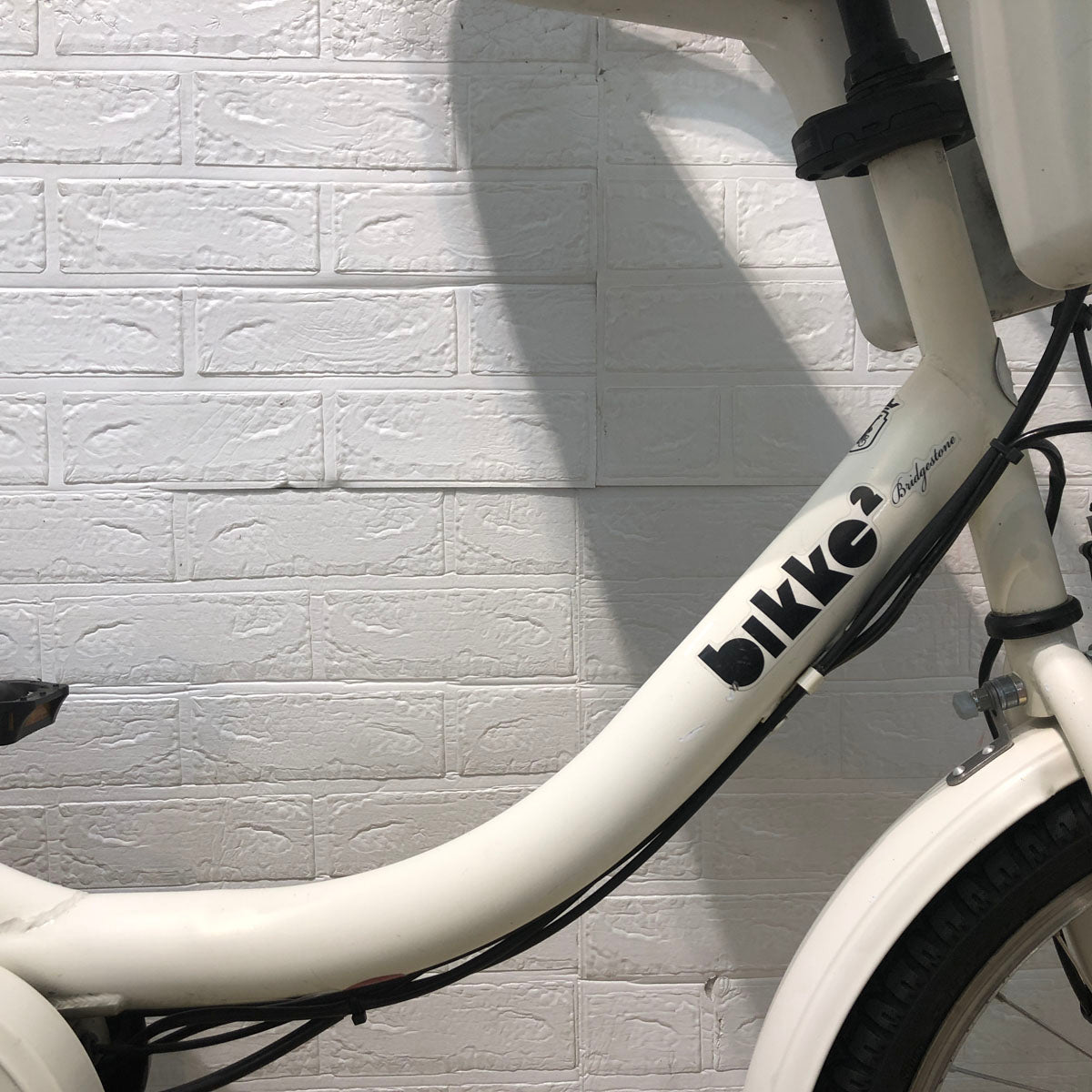 ブリヂストン bikke 2 e ビッケ ツー イー ホワイト 20インチ YS040 【中古車】