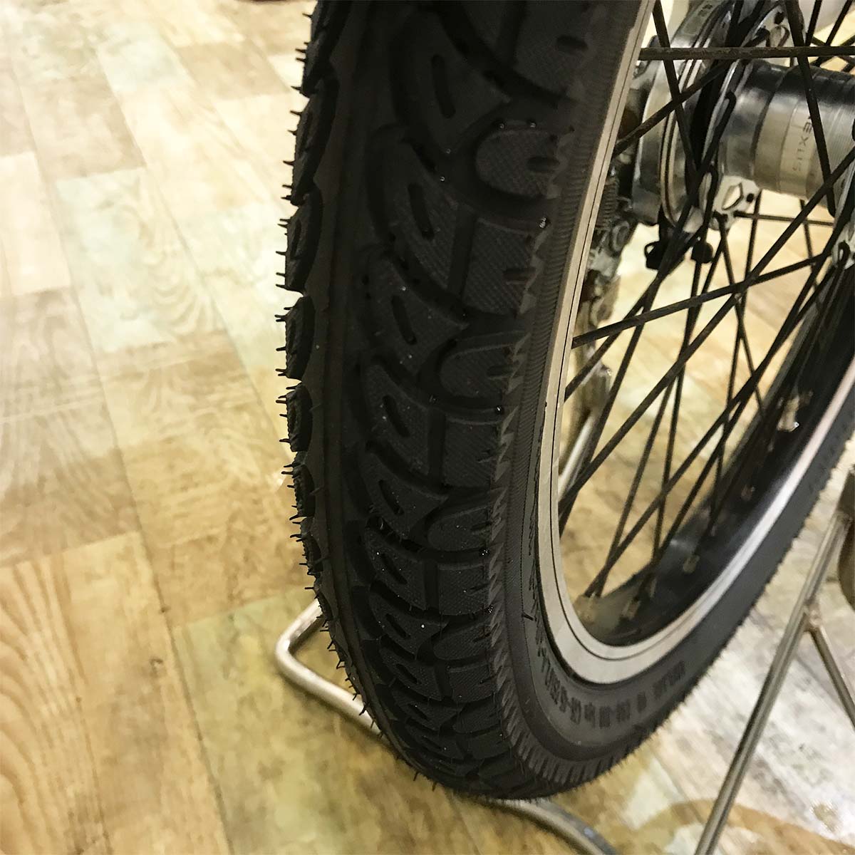 パナソニック ギュット アニーズ ホワイト 20インチ KY098【中古車】