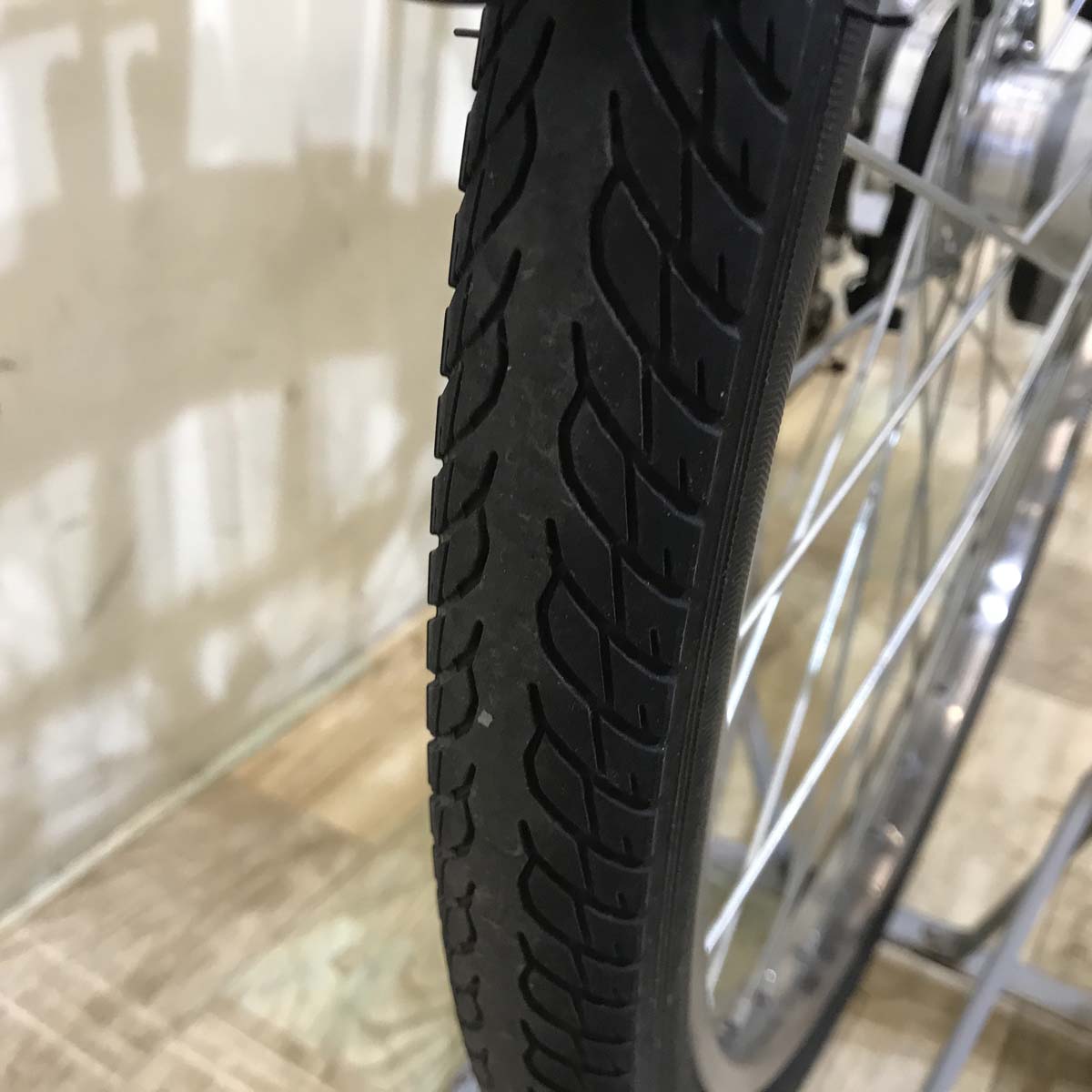 名古屋市内配達無料26インチシングルギア変速無シルバー走行少ない 名古屋市内配達無料26インチシングルギア変速無シルバー走行