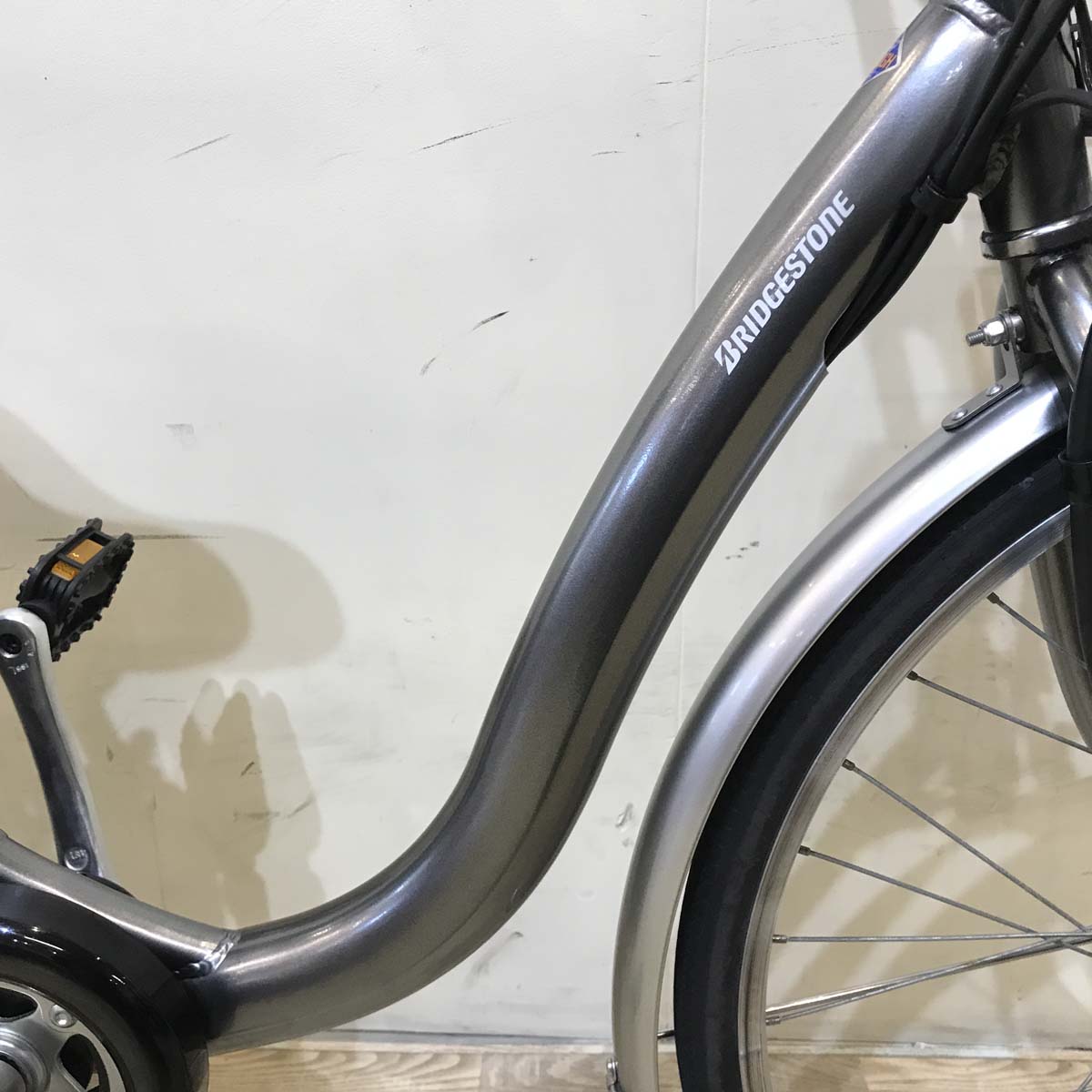 ブリヂストン フロンティア シルバー 26インチ KU045  【中古車】