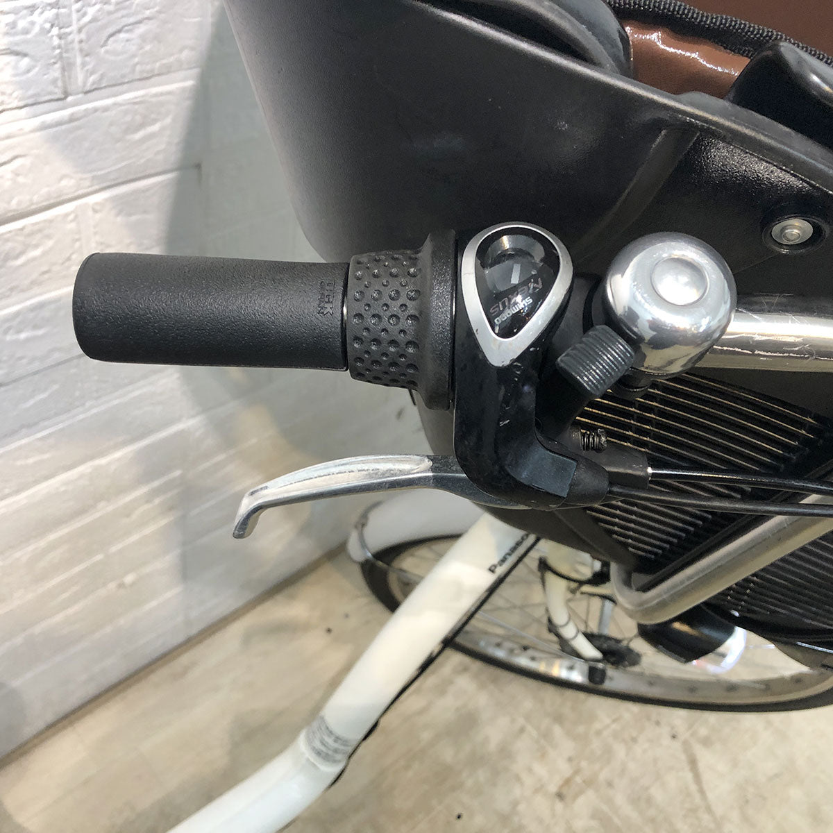パナソニック ギュット ホワイト 前22×後26インチ YE135【中古車】