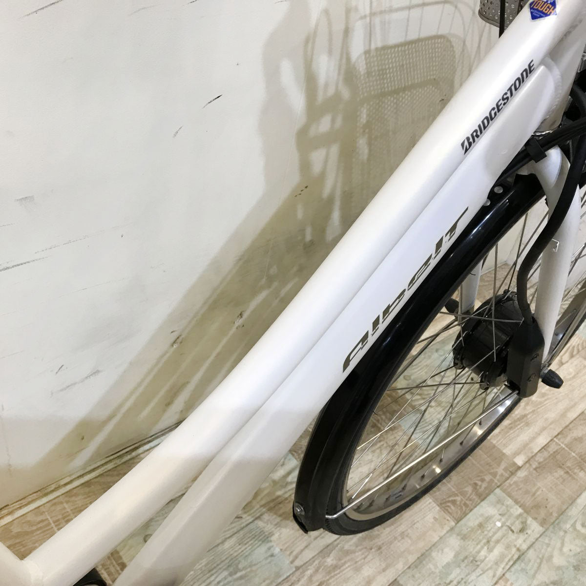 中古電動自転車 ブリヂストン アルベルトe ホワイト 27インチ KI047