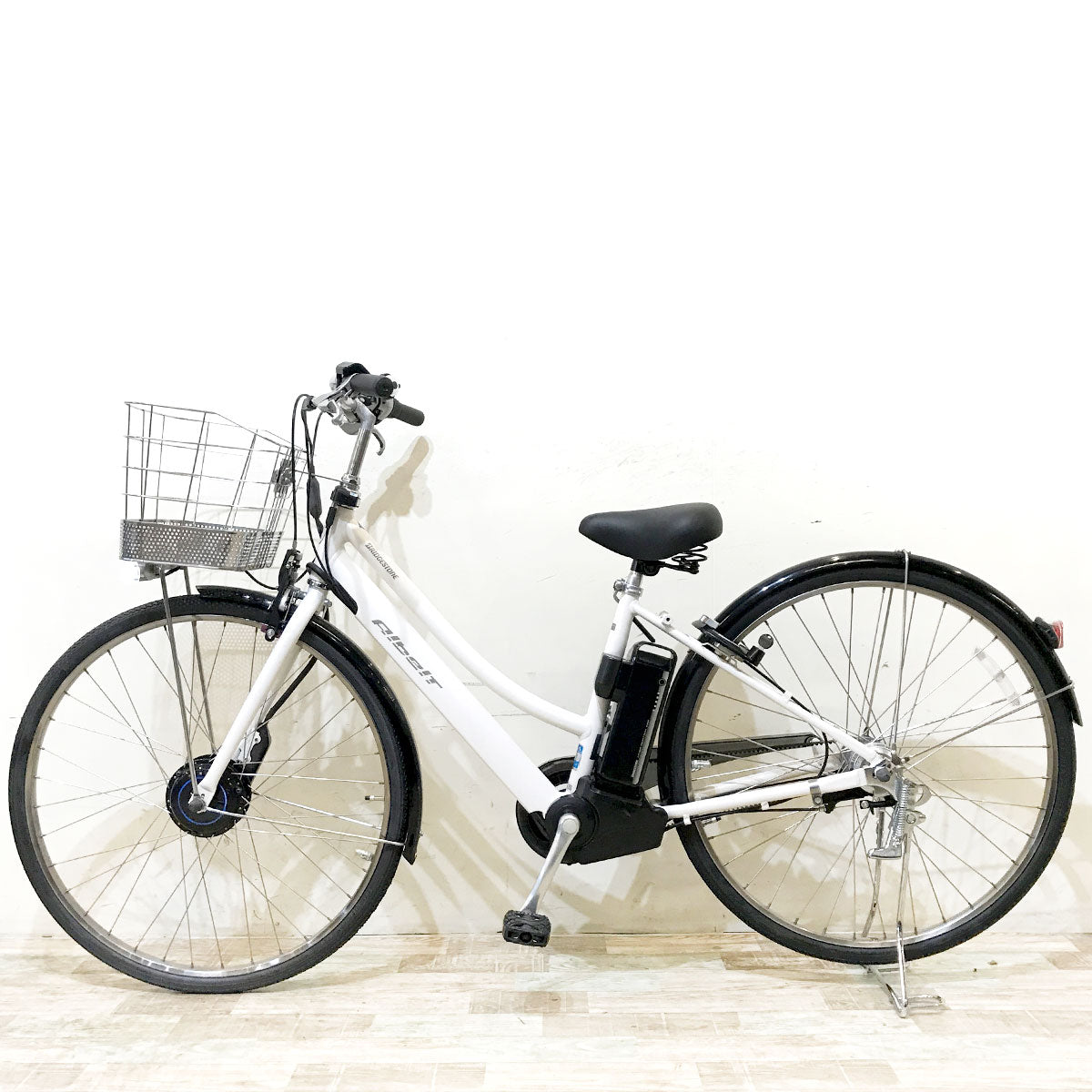 ブリヂストン アルベルトe（デュアルドライブ） ホワイト 27インチ KI047 【中古車】