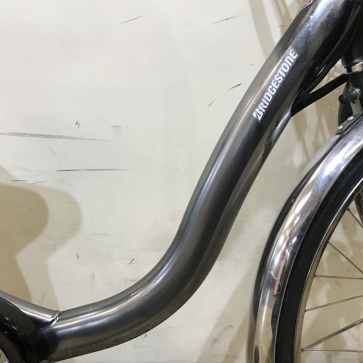 ブリヂストン フロンティア シルバー 24インチ KY133 【中古車】