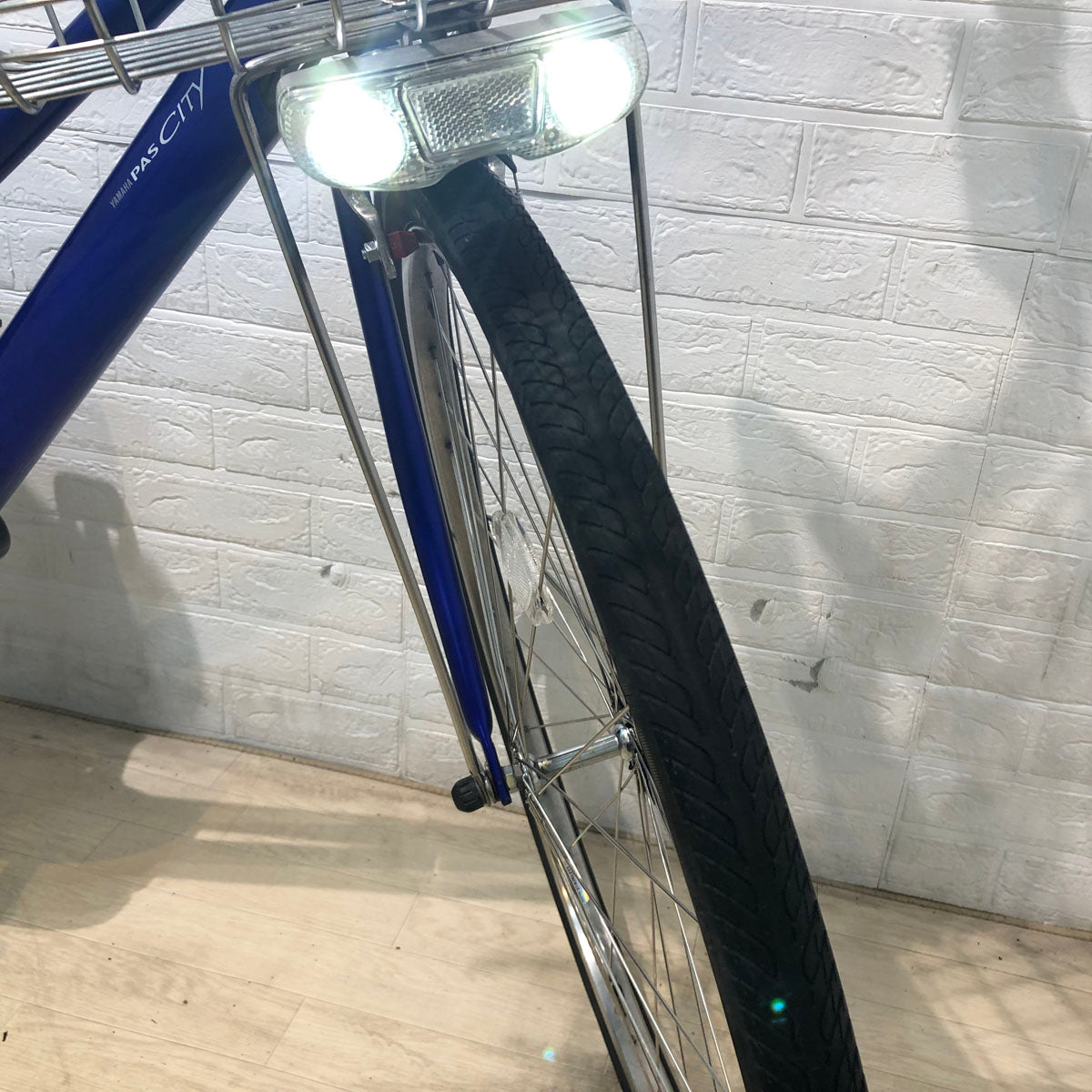 電動アシスト　YAMAHA　PAS　CITY-S8　27インチ　ホワイトカラー　7年使用 中古電動自転車 ヤマハ PAS CITY S8 パス シティ S8 ブルー 27インチ