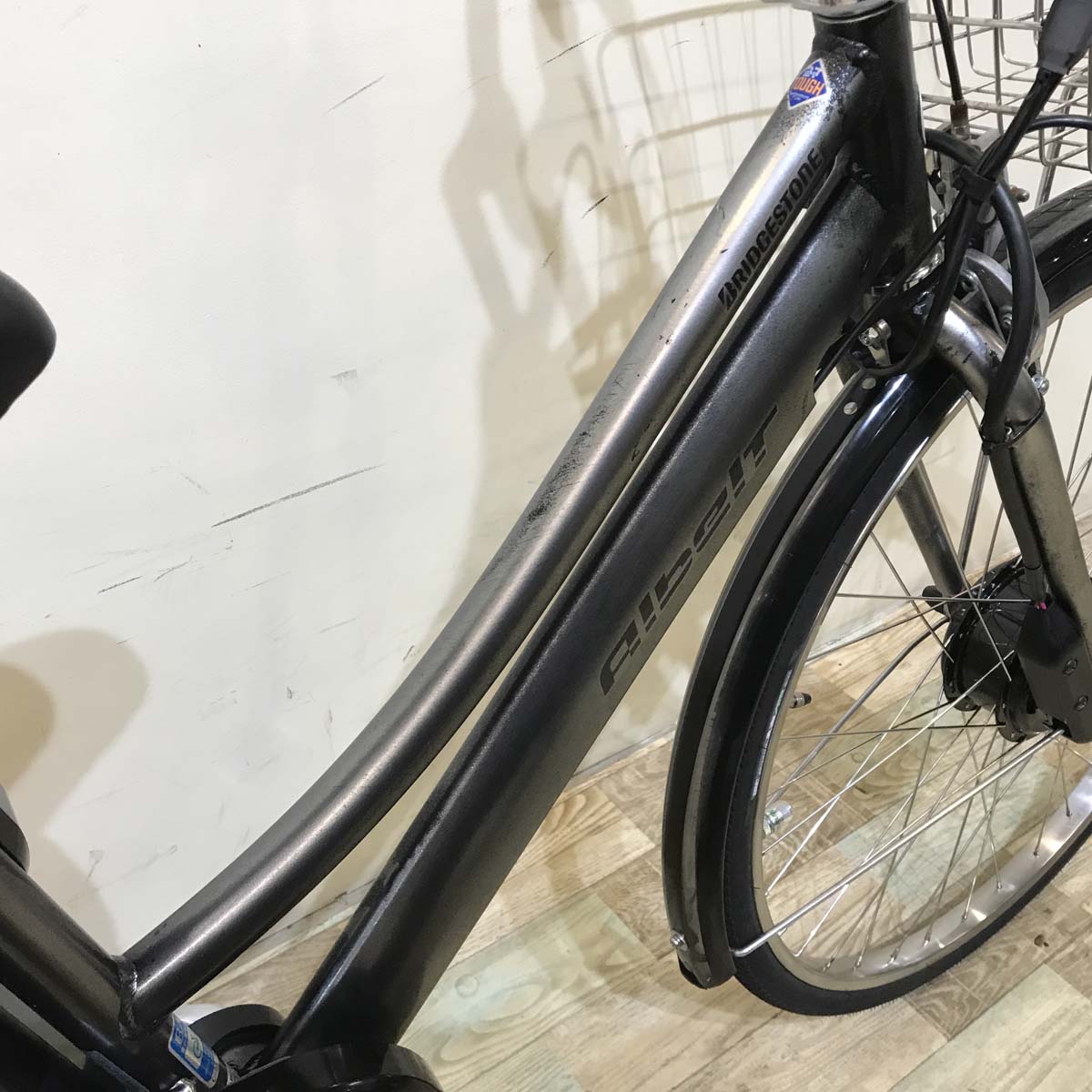 ブリヂストン アルベルト e シルバー 26インチ KU058 【中古車】
