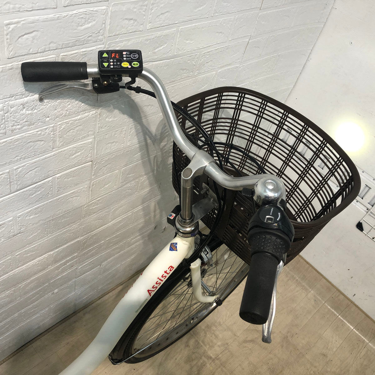 ブリヂストン アシスタ ホワイト 26インチ YX077 【中古車】