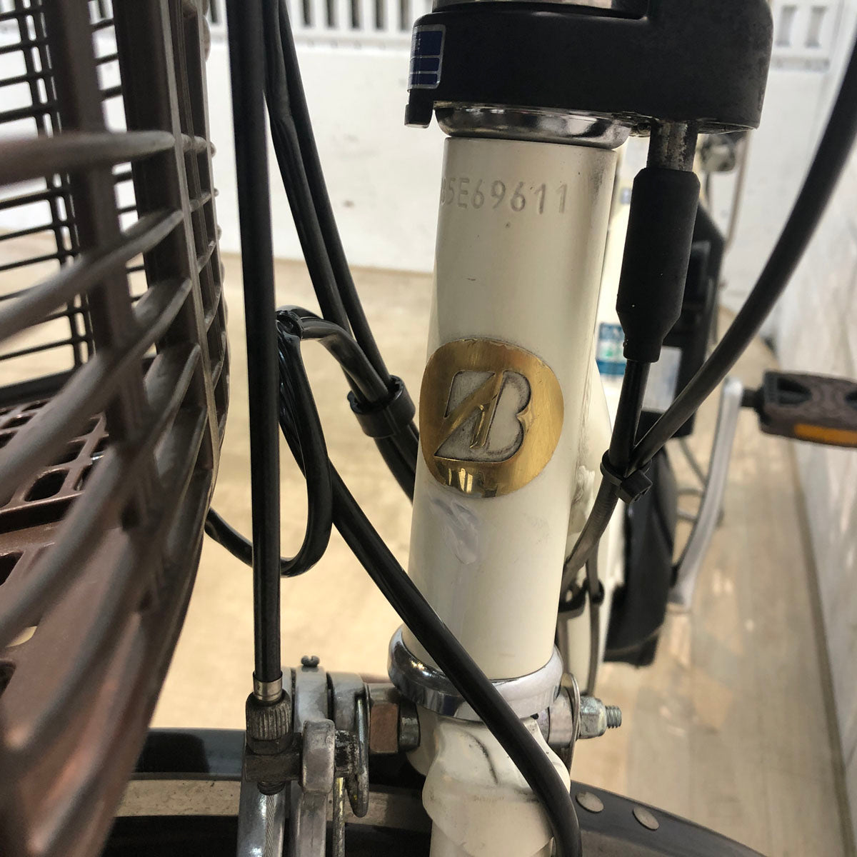 ブリヂストン アシスタ ホワイト 26インチ YX077 【中古車】