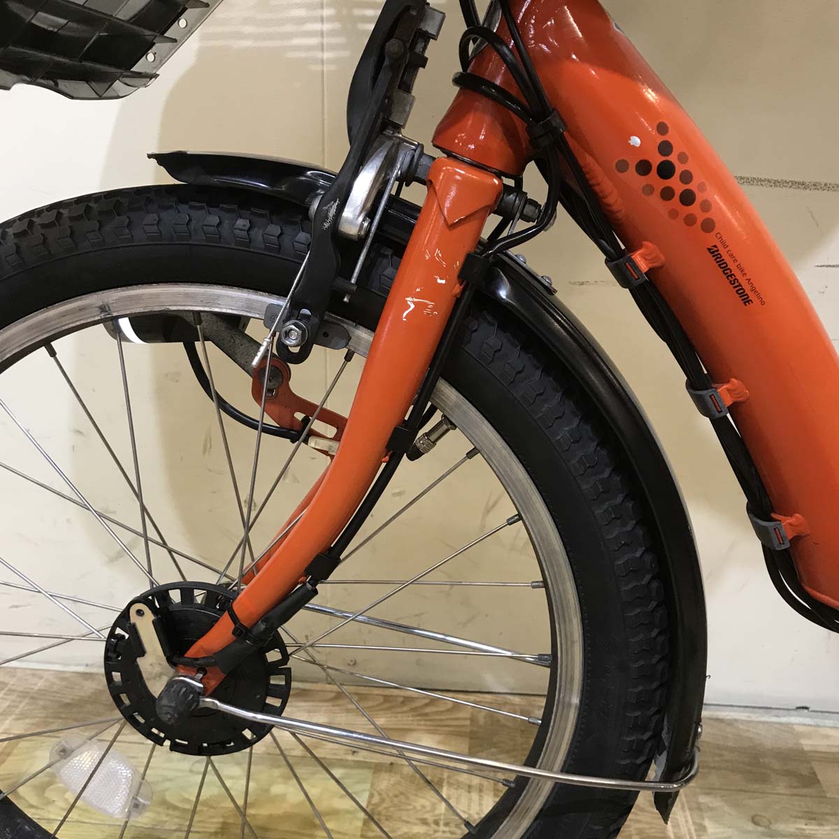 ブリヂストン アンジェリーノ プティット e オレンジ 20インチ KZ002【中古車】