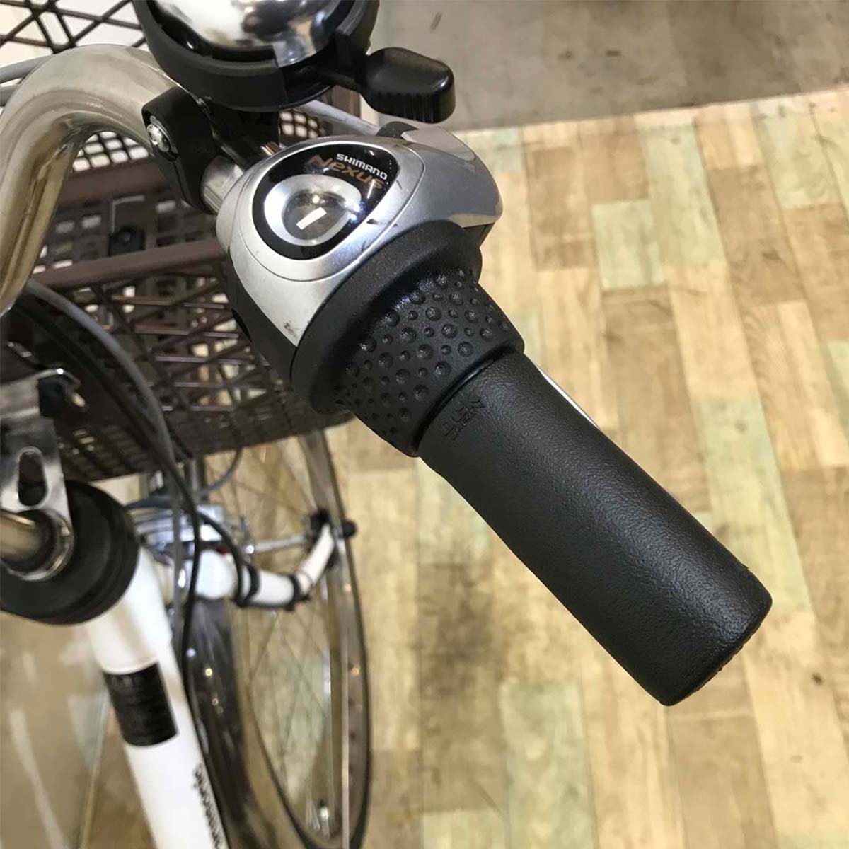 中古電動自転車 パナソニック ビビ DX ホワイト 26インチ KE022