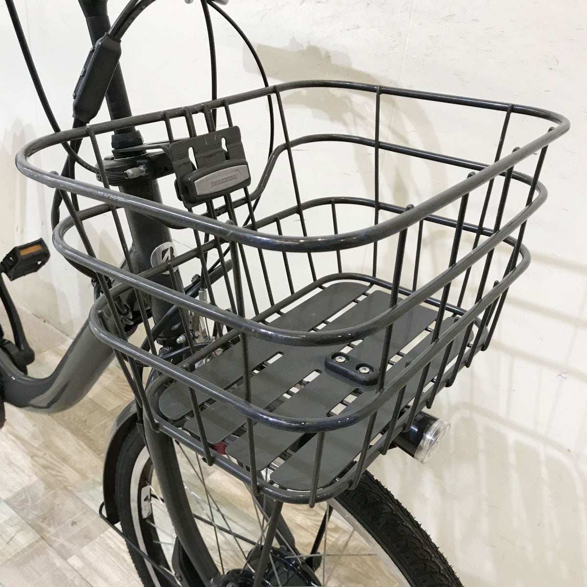 ブリヂストン ビッケ モブdd（デュアルドライブ） グレー 24×20インチ KI086 【中古車】
