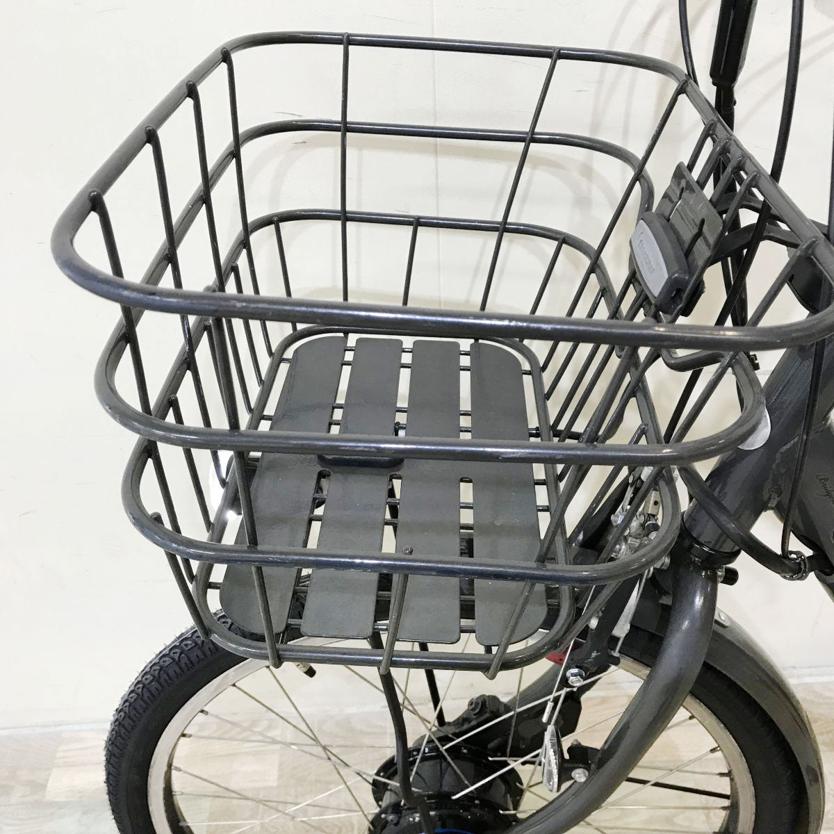 ブリヂストン ビッケ モブdd（デュアルドライブ） グレー 24×20インチ KI086 【中古車】