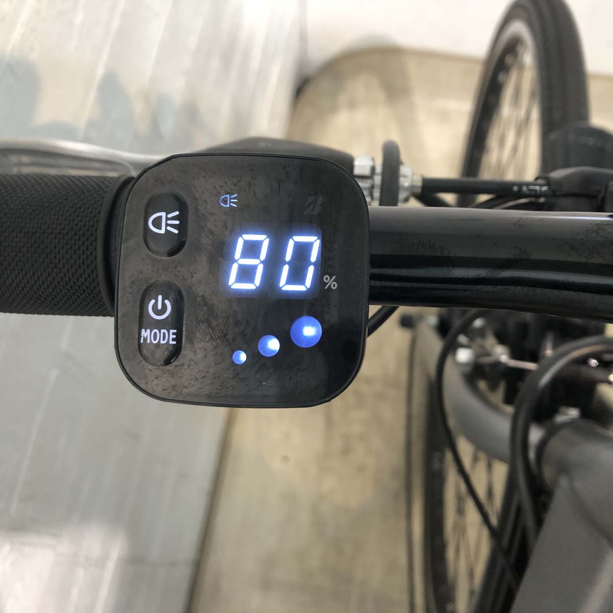 ブリヂストン TB1e グレー 27インチ SR424Y 【中古車】