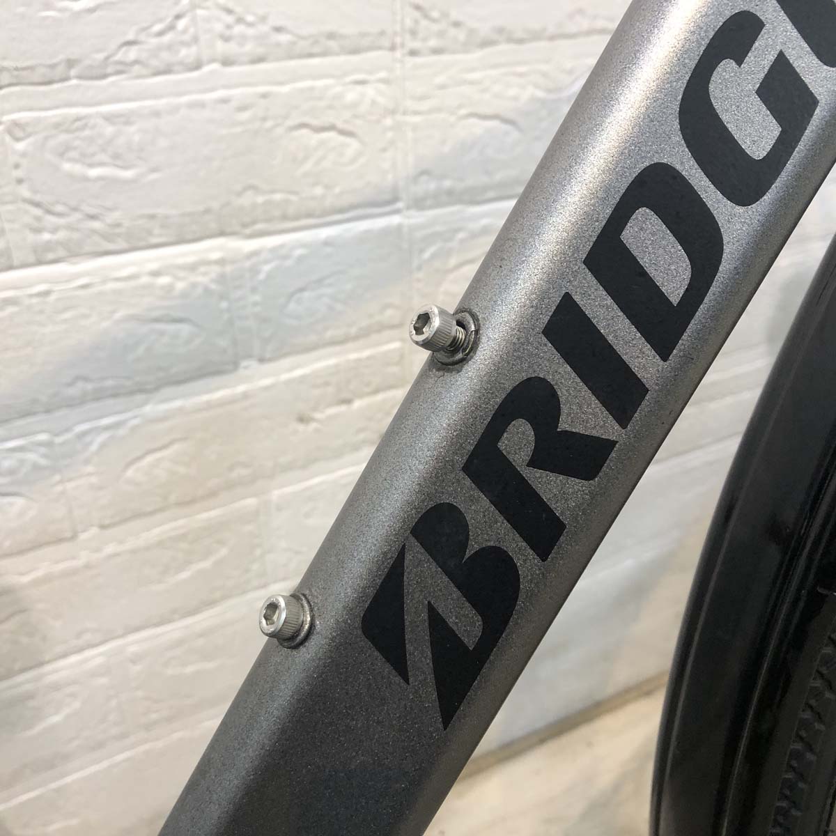 ブリヂストン TB1e グレー 27インチ SR424Y 【中古車】