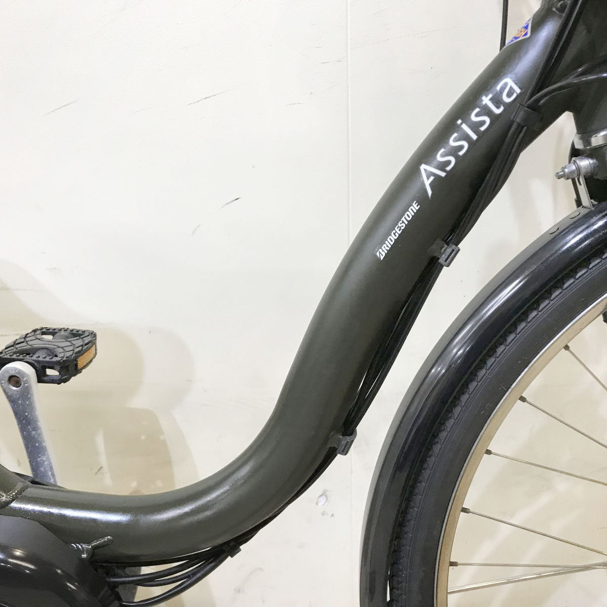 ブリヂストン アシスタDX カーキ 26インチ KI095 【中古車】