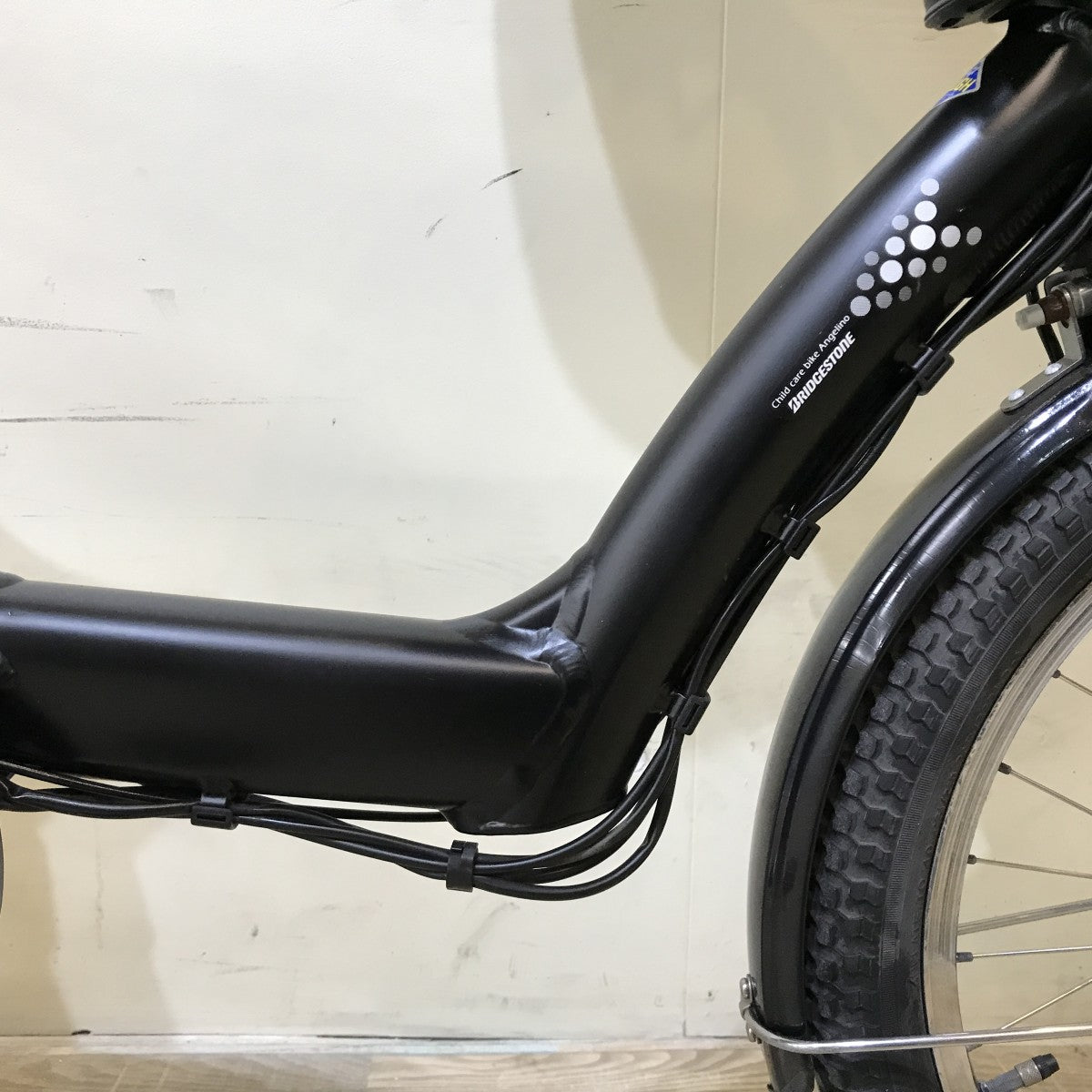 ブリヂストン アンジェリーノプティットe ブラック 20インチ KI100 【中古車】