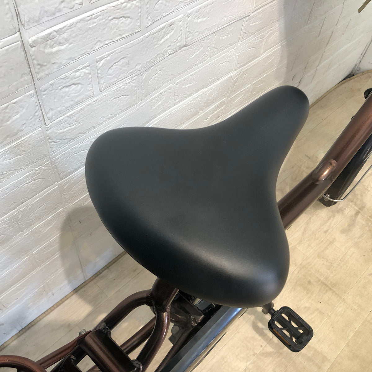 ブリヂストン アンジェリーノ プティット e ブラウン 20インチ YA008【中古車】