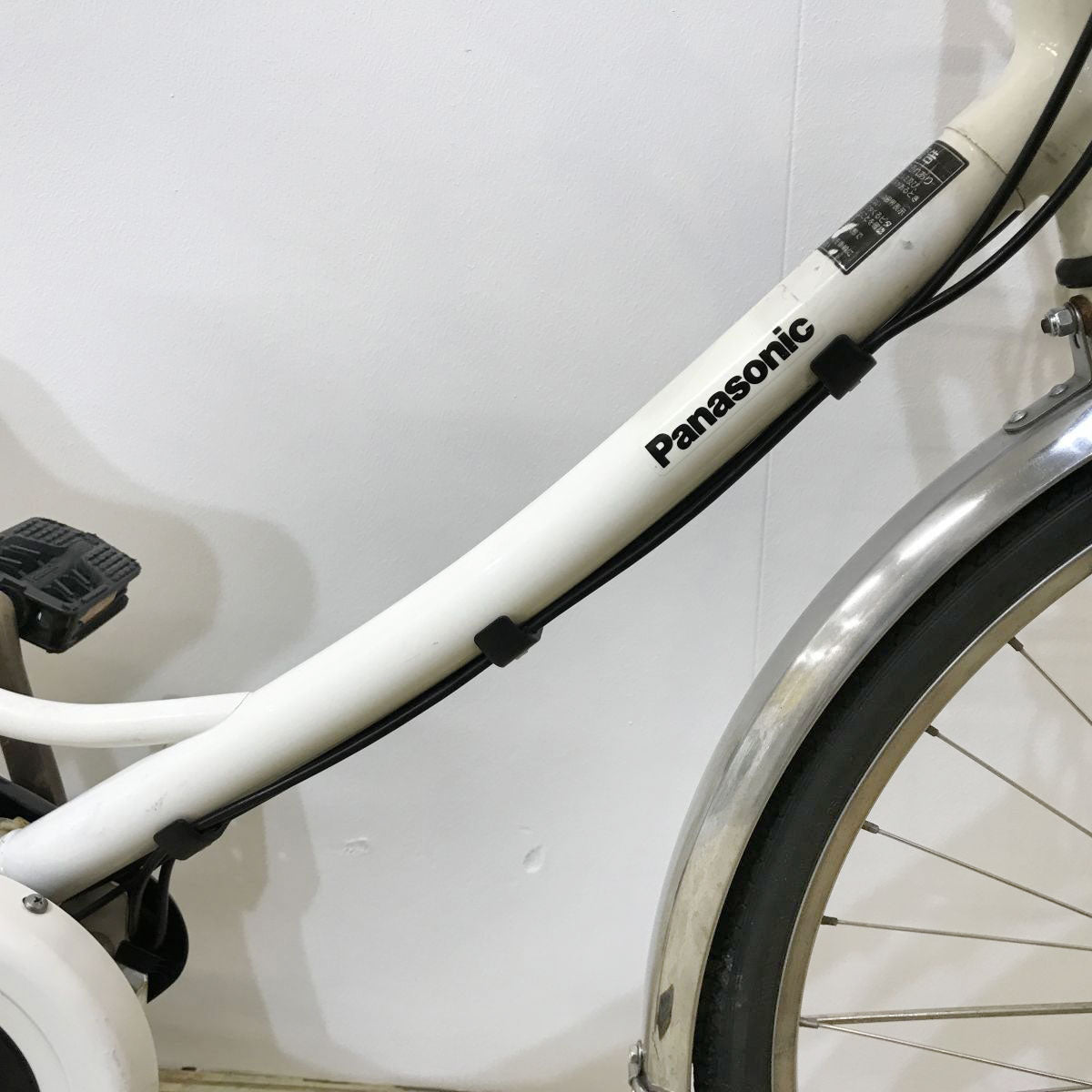 パナソニック グリッターA ホワイト 26インチ KJ009 【中古車】