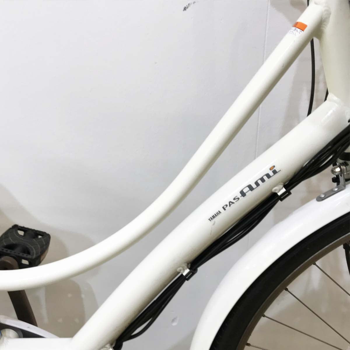 中古電動自転車 ヤマハ PAS アミ ホワイト 26インチ KJ015