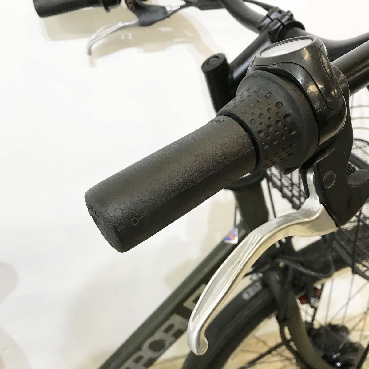 ブリヂストン ステップクルーズ（デュアルドライブ） カーキ 26インチ KJ018 【中古車】