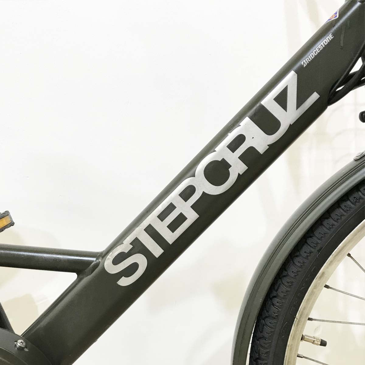 ブリヂストン ステップクルーズ（デュアルドライブ） カーキ 26インチ KJ019 【中古車】