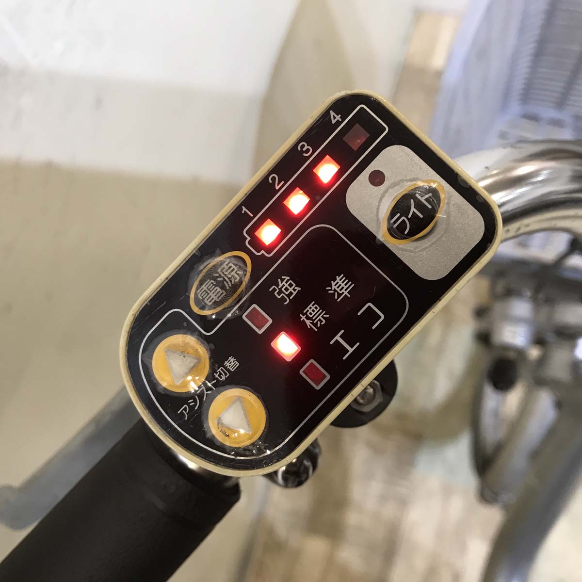 ブリヂストン アシスタ ワゴン シルバー 前18×後16インチ KV001【中古 