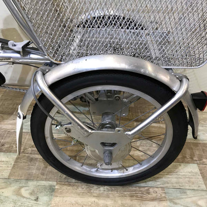 ブリヂストン アシスタ ワゴン シルバー 前18×後16インチ KV001【中古車】