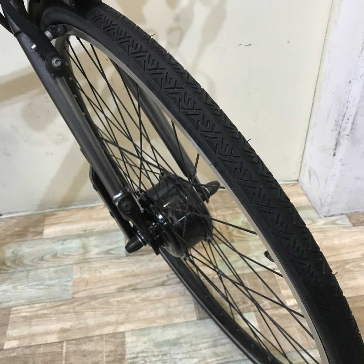 ブリヂストン TB1e シルバー 27インチ KSR091 【中古車】