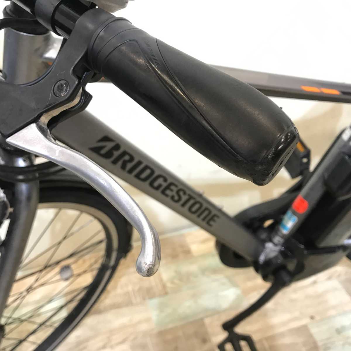 ブリヂストン TB1e シルバー 27インチ KSR091 【中古車】