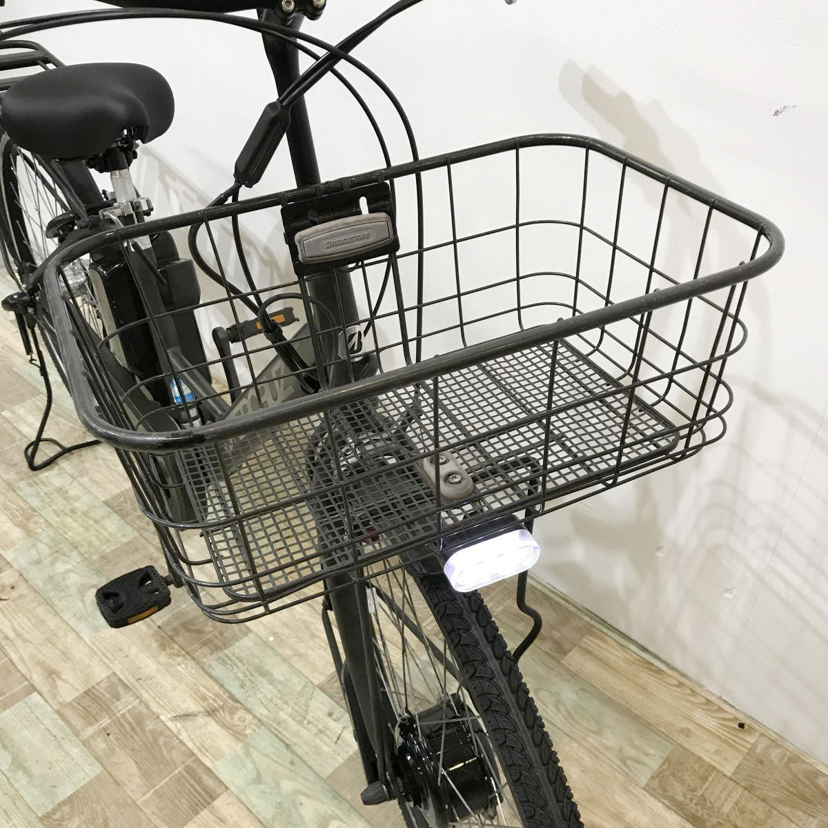 ブリヂストン ステップクルーズe（デュアルドライブ） カーキ 26インチ KJ033 【中古車】