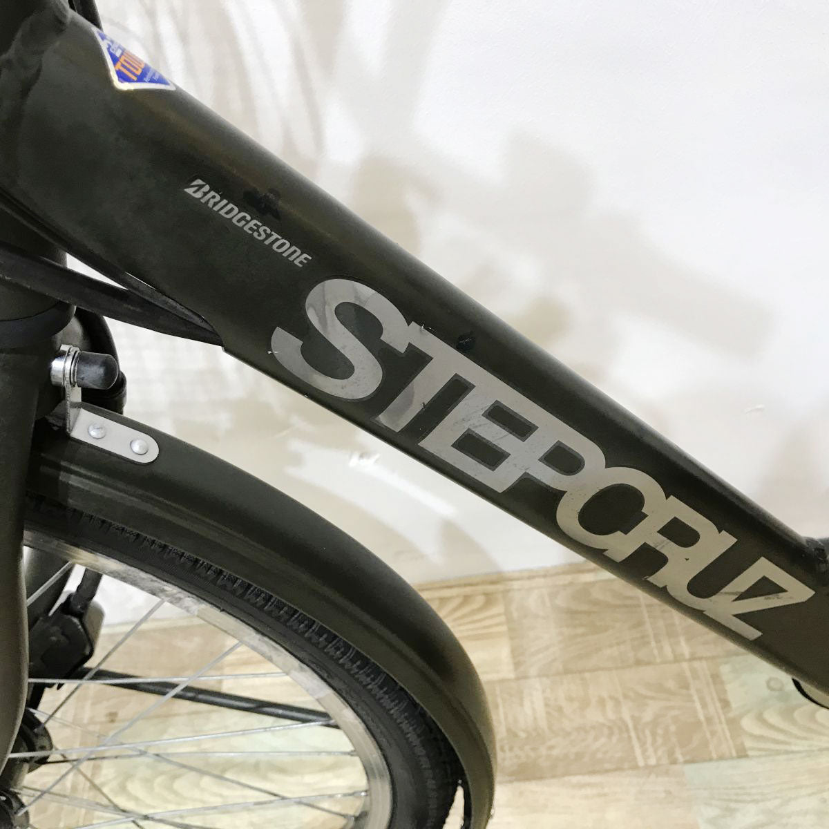 ブリヂストン ステップクルーズe（デュアルドライブ） カーキ 26インチ KJ033 【中古車】