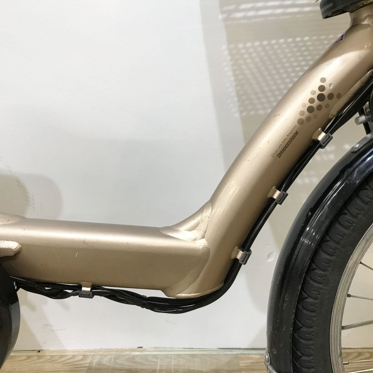 中古電動自転車 ブリヂストン アンジェリーノプティットe ゴールド 20インチ KJ034