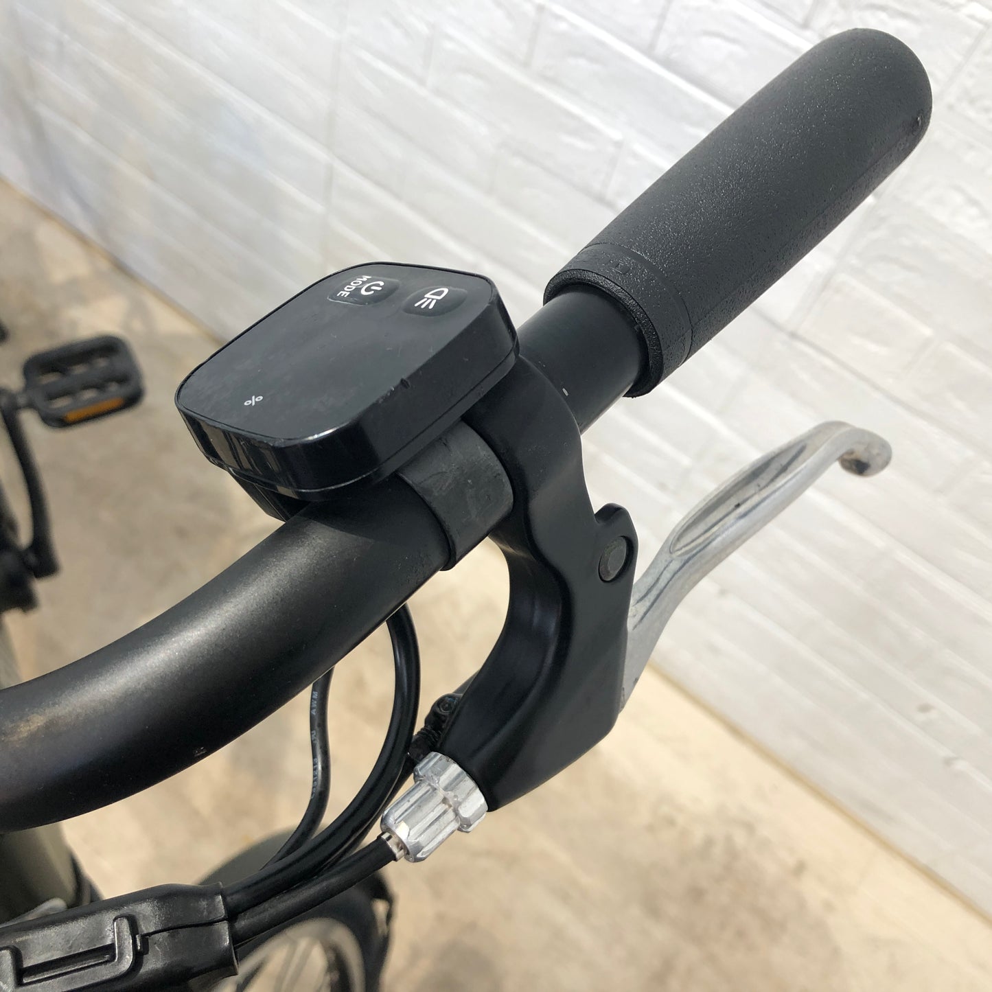 ブリヂストン ステップクルーズ e カーキ 26インチ YO040 【中古車】