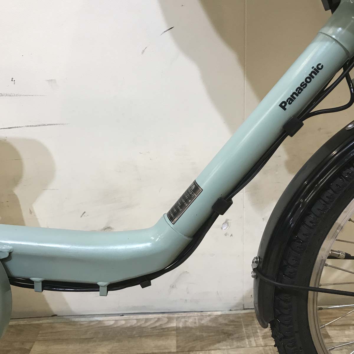 パナソニック ギュット ミニ DX グリーン 20インチ KE104【中古車】