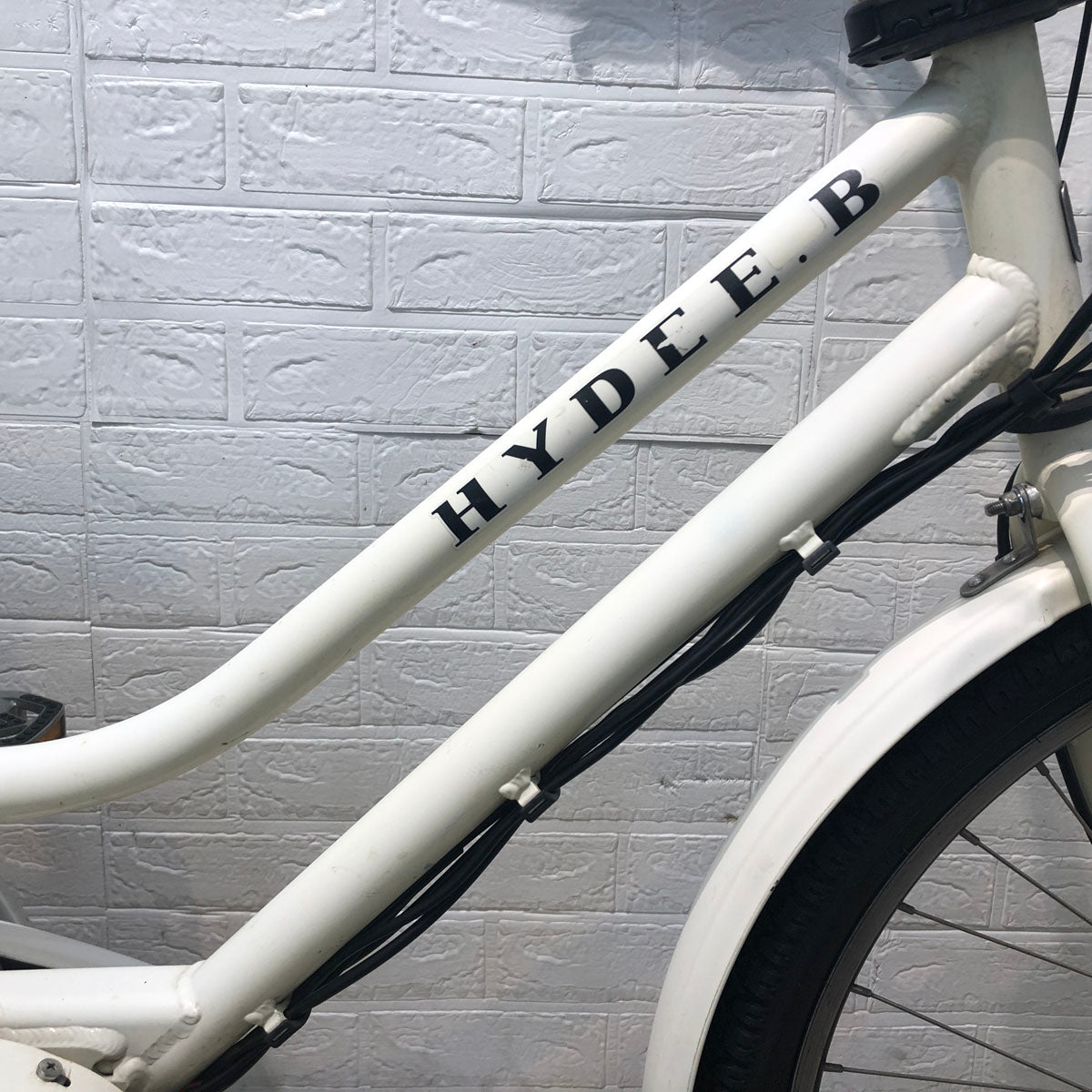 ブリヂストン HYDEE B ハイディ ビー ホワイト 26インチ YT095 【中古車】