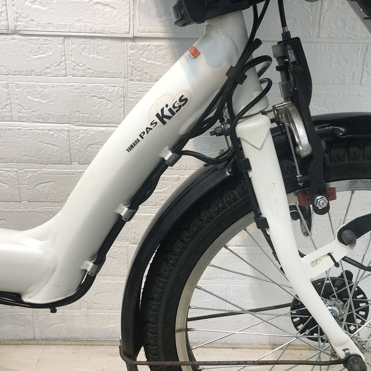 中古電動自転車 ヤマハ PAS Kiss mini  パス キッス ミニ ホワイト 20インチ YF097