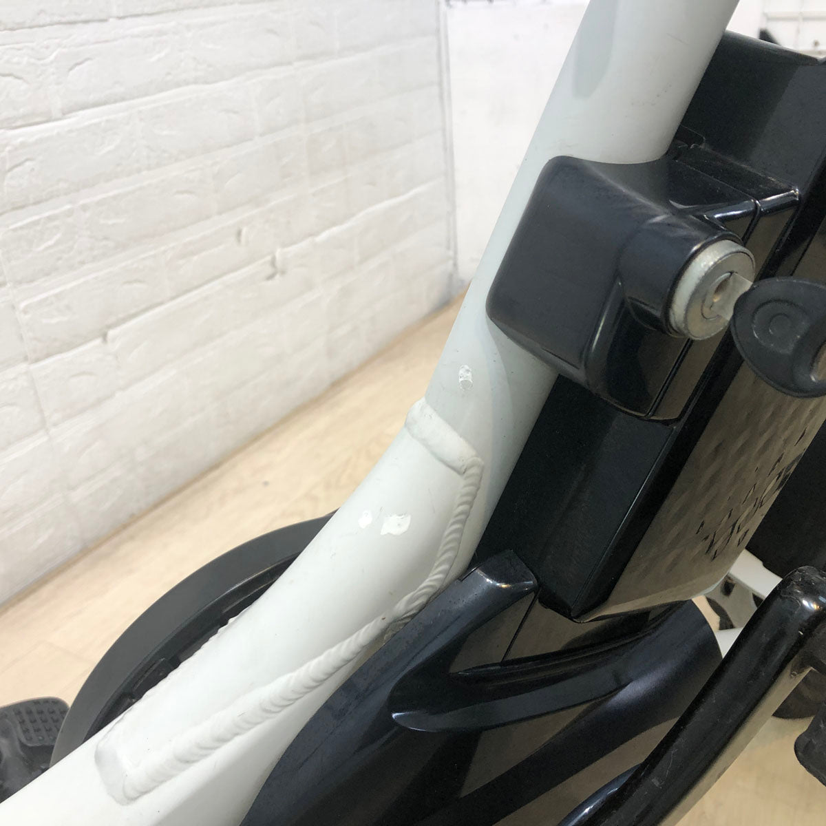 パナソニック SW グレー 20インチ SR406Y 【中古車】