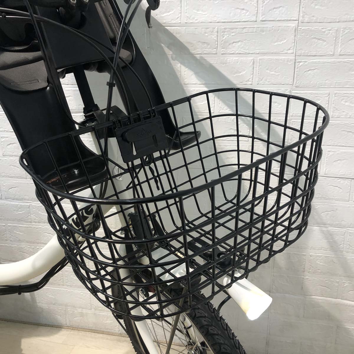 ブリヂストン bikke MOB e ビッケ モブ イー ホワイト 20インチ YA046【中古車】