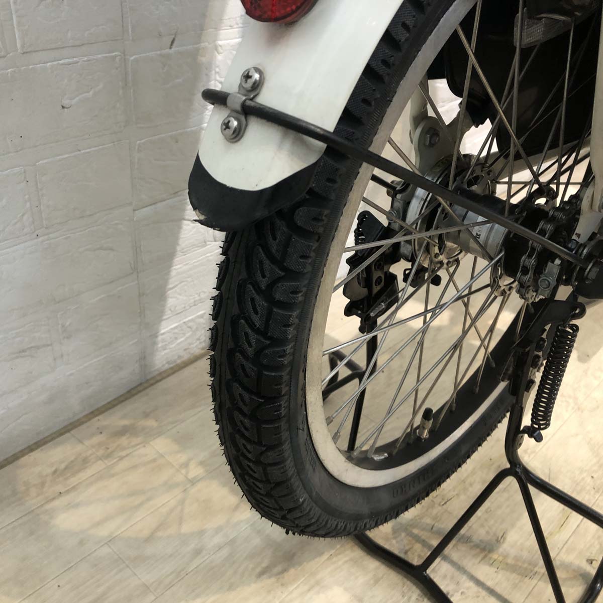 ブリヂストン bikke MOB e ビッケ モブ イー ホワイト 20インチ YA046【中古車】