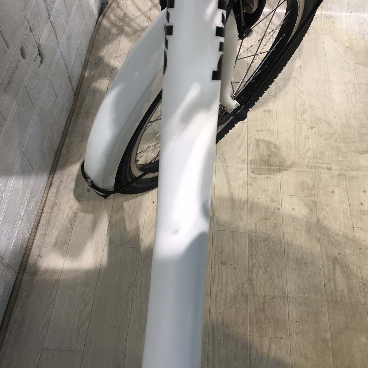 ブリヂストン bikke MOB e ビッケ モブ イー ホワイト 20インチ YA046【中古車】