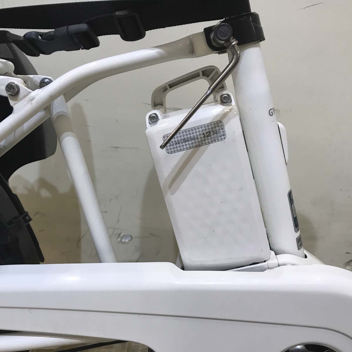 パナソニック ギュット ミニ EX ホワイト 20インチ KE117【中古車】