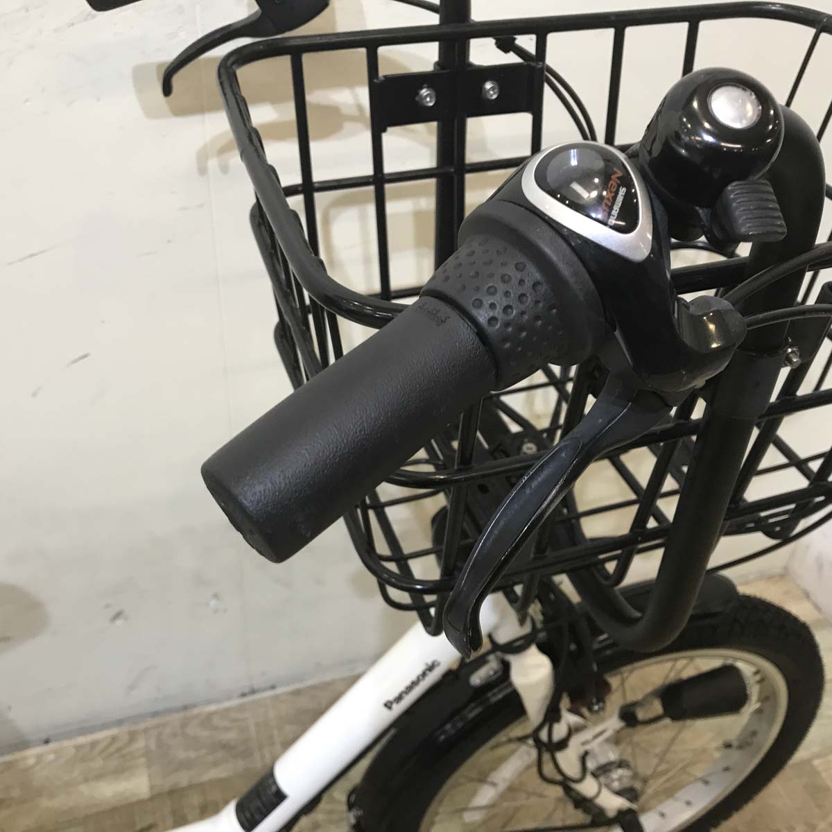 パナソニック ギュット ミニ EX ホワイト 20インチ KE117【中古車】