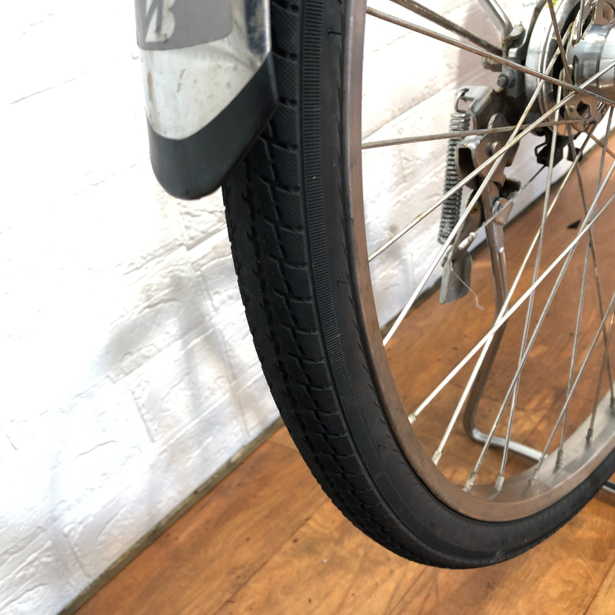 ブリヂストン アシスタ U DX シルバー 24インチ SR305Y【中古車】
