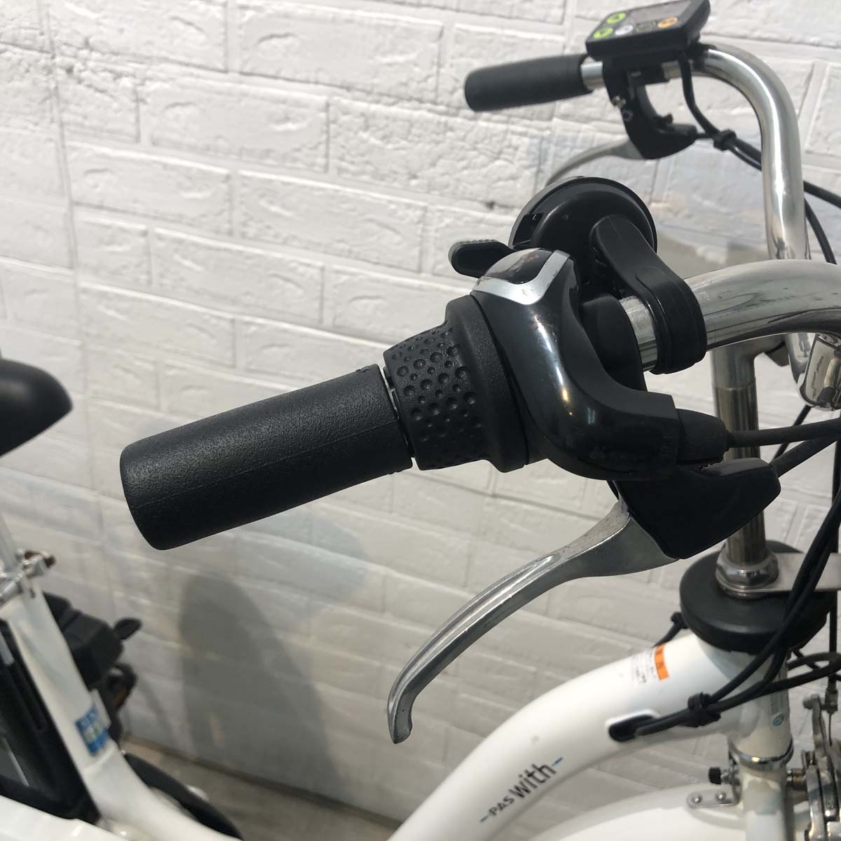 中古電動自転車 ヤマハ PAS With DX パス ウィズ DX ホワイト 26インチ YF120